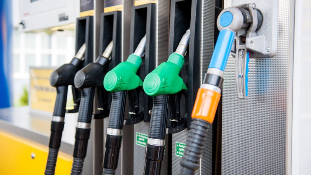 Carburanții se scumpesc în weekend: ANRE a publicat noile prețuri